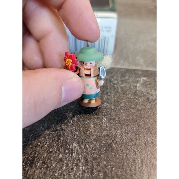 Hallmark Nutcracker Guild 1997 pot plant mini ornament Xmas decor - Picture 2 of 4